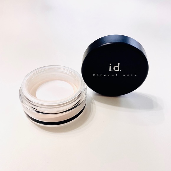 bareMinerals Other - BareMinerals Illuminating Mineral Veil